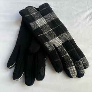 NWT! Black and Gray Plaid Gloves